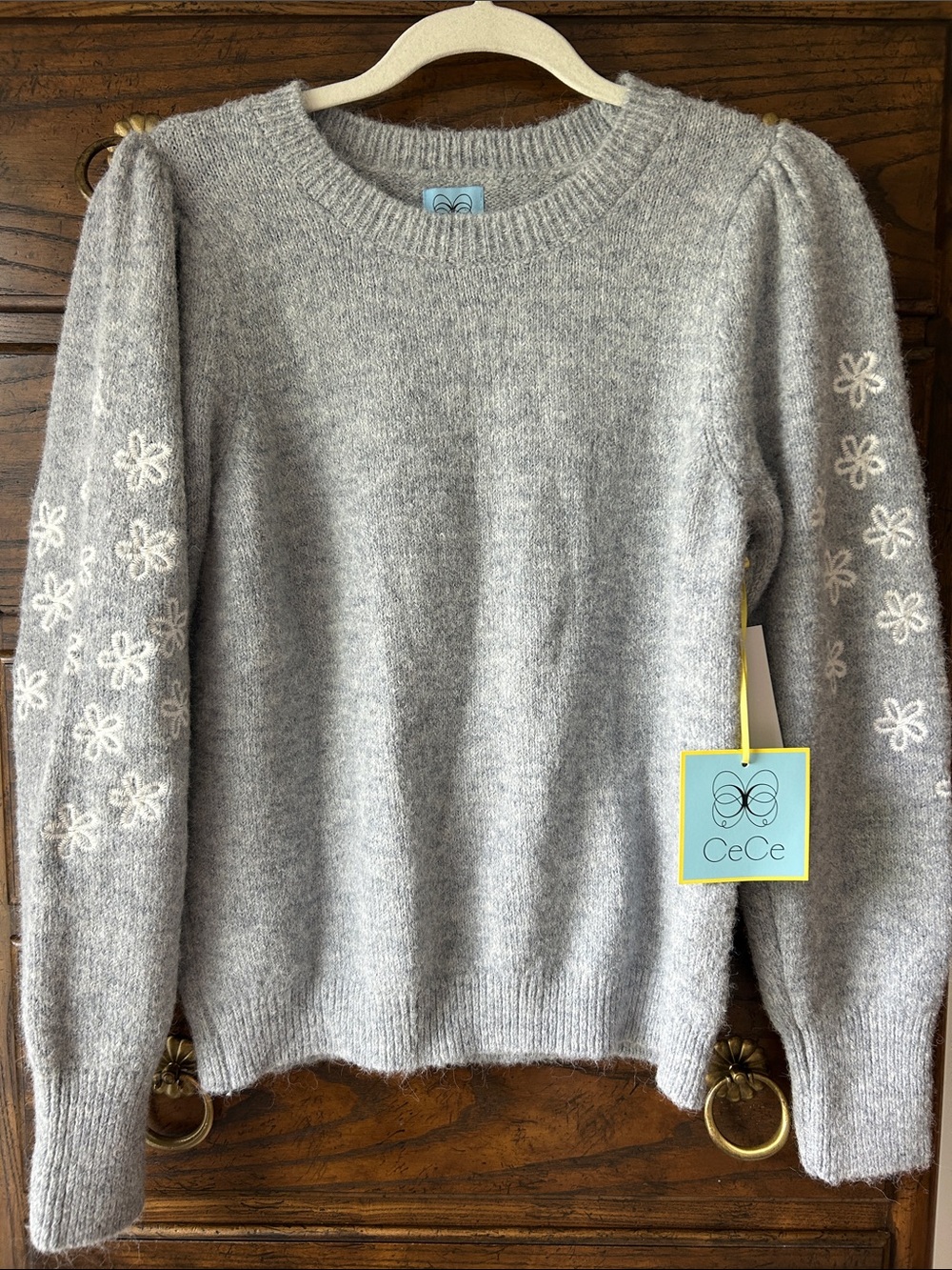 CeCe NWT Light Heather Gray Crewneck Sweater with White Floral Sleeve Embroidery